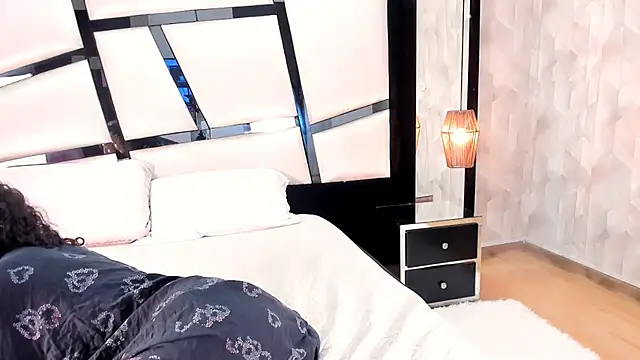 AriannaRussell  online show from January 10, 2:45 pm