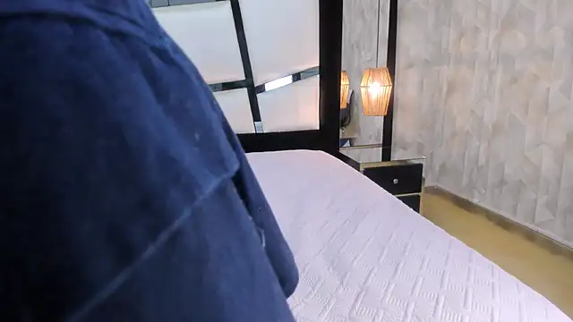 AriannaRussell  online show from September 16, 1:56 pm