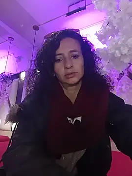 Snapshot of AriannaRussell_ chatting on June 7, 12:21 pm AriannaRussell online show from June 7, 12:21 pm