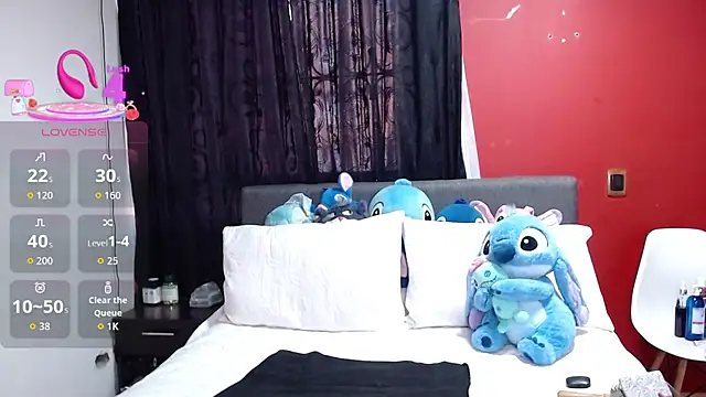 Snapshot of Ella_Rousse chatting on July 6, 4:31 pm Ella Rousse online show from July 6, 4:31 pm