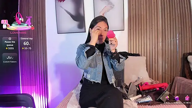 Snapshot of Ella_Rousse chatting on November 10, 1:05 pm Ella Rousse online show from November 10, 1:05 pm