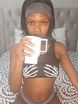 Snapshot of RayaBae chatting on January 5, 10:57 pm RayaBae online show from January 5, 10:57 pm