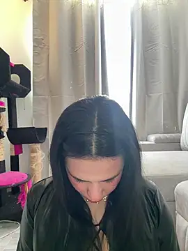Snapshot of Leyna_Kenet chatting on June 28, 4:57 pm Leyna Kenet online show from June 28, 4:57 pm