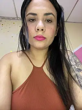 Snapshot of Leyna_Kenet chatting on May 15, 2:09 am Leyna Kenet online show from May 15, 2:09 am