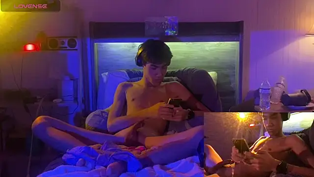 Linc0ln dykes online show from December 17, 1:07 am