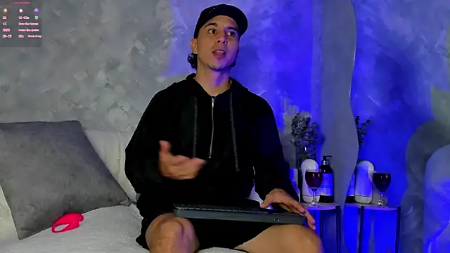 Snapshot of -Bruno-Bs chatting on October 23, 2:10 am -Bruno-Bs online show from October 23, 2:10 am