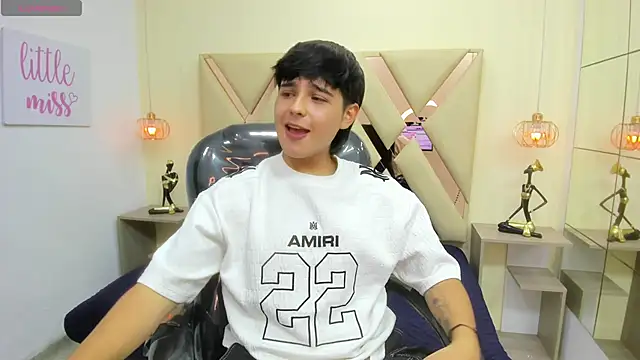 AndrewPherson online show from April 11, 1:37 pm