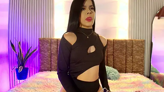 tiffany johnson11 online show from December 17, 7:30 pm