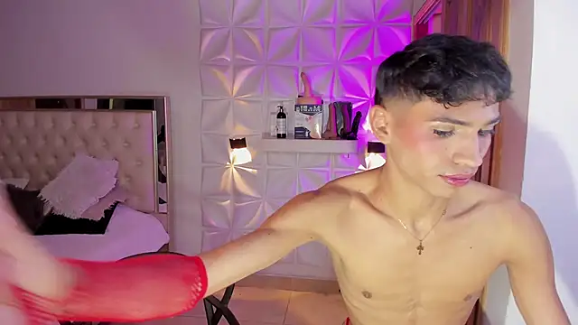 im sebaslopez online show from December 17, 11:26 am