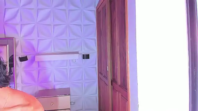 im sebaslopez online show from March 28, 7:48 pm