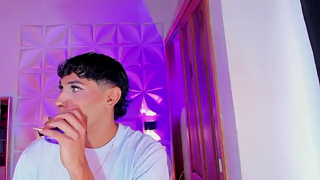 im sebaslopez online show from March 8, 7:28 pm