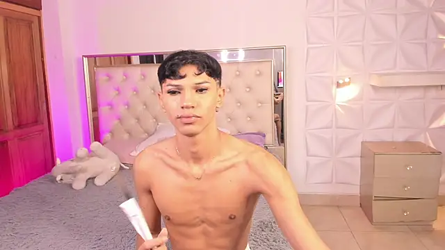 im sebaslopez online show from June 3, 11:33 am