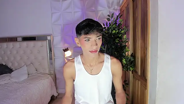 im sebaslopez online show from November 20, 11:44 am