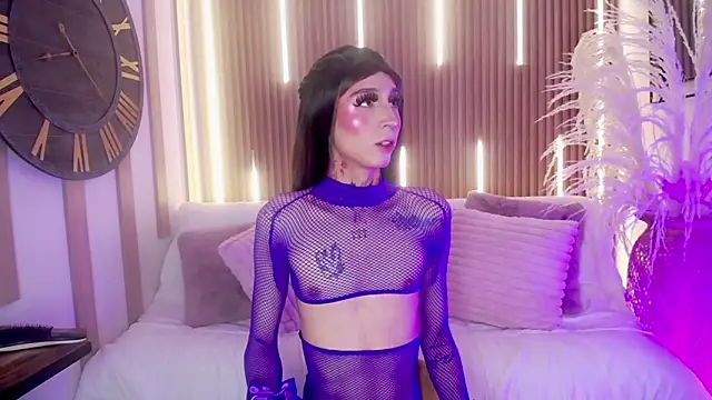 Aniie Doll online show from November 7, 8:24 pm