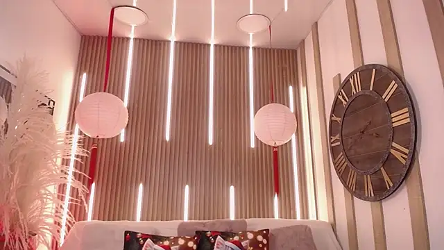 Aniie Doll online show from December 20, 8:44 pm