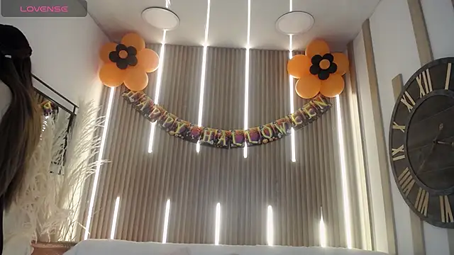 Aniie Doll online show from October 15, 8:39 pm