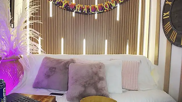 Aniie Doll online show from October 27, 8:21 pm