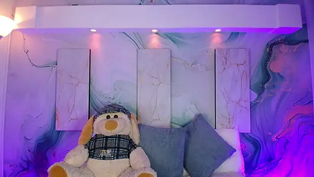 Aniie Doll online show from May 4, 8:33 pm