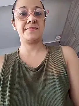 Snapshot of nicolle_milf1978 chatting on June 30, 1:44 pm nicolle milf1978 online show from June 30, 1:44 pm