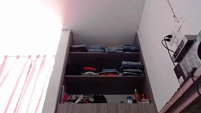 nicolle milf1978 online show from February 26, 1:00 pm