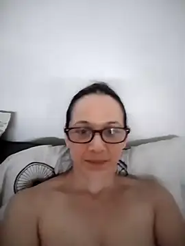 nicolle milf1978 online show from May 26, 11:41 am
