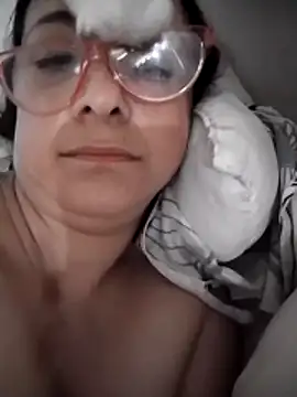 nicolle milf1978 online show from April 18, 1:24 pm