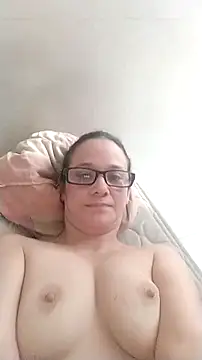 Snapshot of nicolle_milf1978 chatting on October 17, 11:34 am nicolle milf1978 online show from October 17, 11:34 am