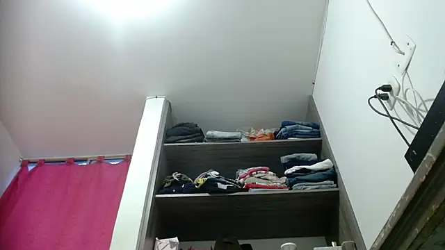 nicolle milf1978 online show from May 14, 11:02 pm