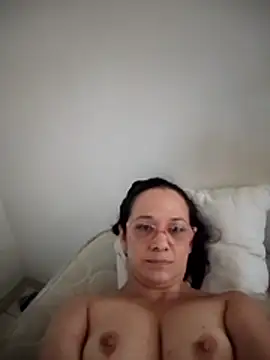 nicolle milf1978 online show from May 3, 12:42 pm
