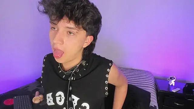 juandaaap online show from December 14, 5:24 am