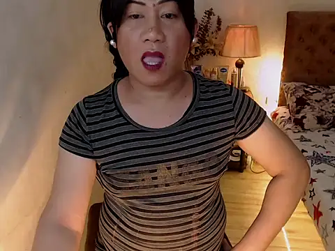 Snapshot of playtimesussy69 chatting on March 13, 3:28 pm playtimesussy69 online show from March 13, 3:28 pm