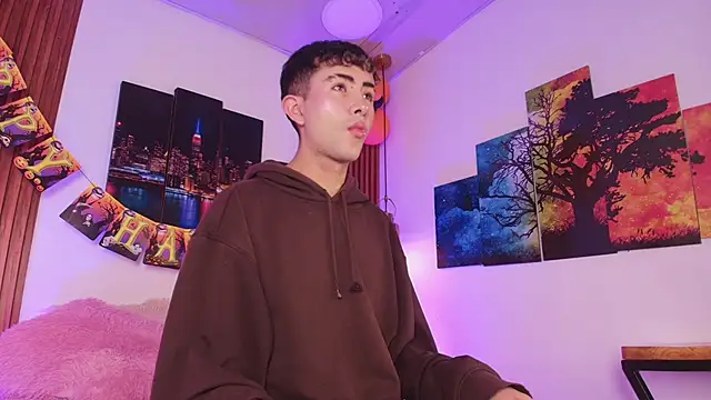 Noah Xitruxx online show from November 4, 3:21 am