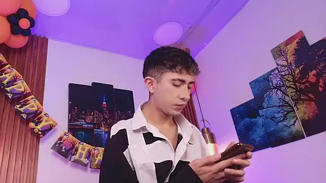 Noah Xitruxx online show from November 3, 3:34 am