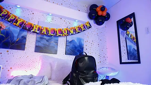 Noah Xitruxx online show from October 7, 3:07 am