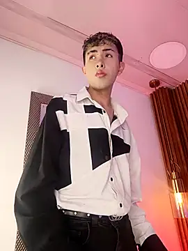 Noah Xitruxx online show from October 3, 1:12 pm