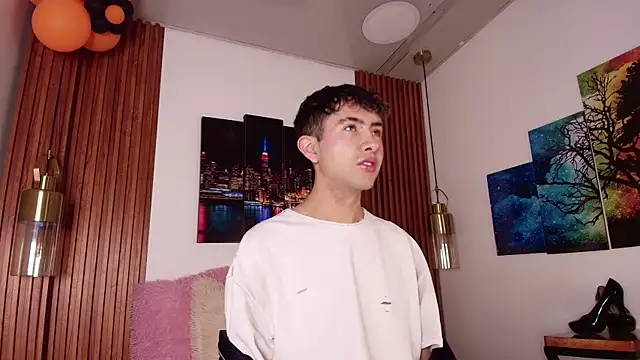 Noah Xitruxx online show from November 10, 2:49 am