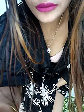 xpihu online show from March 15, 5:42 pm