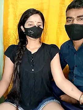 Snapshot of Suhani512 chatting on February 10, 5:39 am Suhani512 online show from February 10, 5:39 am