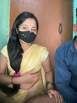 Snapshot of Suhani512 chatting on March 2, 10:55 am Suhani512 online show from March 2, 10:55 am