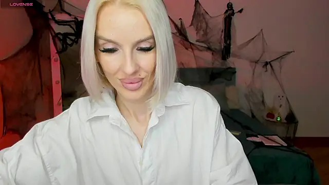 Lana kitty   online show from October 26, 11:27 pm