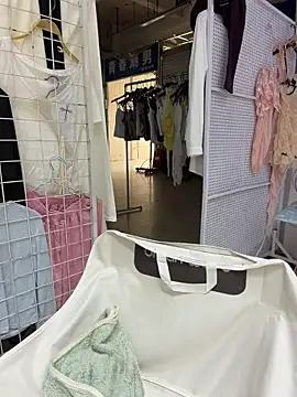 Selenaaaaa- online show from April 4, 5:14 am