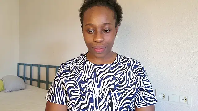 Snapshot of aafricaa chatting on November 6, 11:47 am aafricaa online show from November 6, 11:47 am