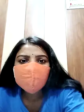 Scheme SS online show from February 9, 5:00 pm