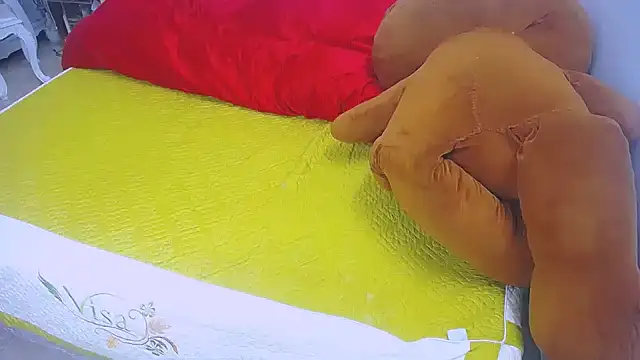 Snapshot of squirtsimi_9 chatting on December 12, 4:48 am squirtsimi 9 online show from December 12, 4:48 am