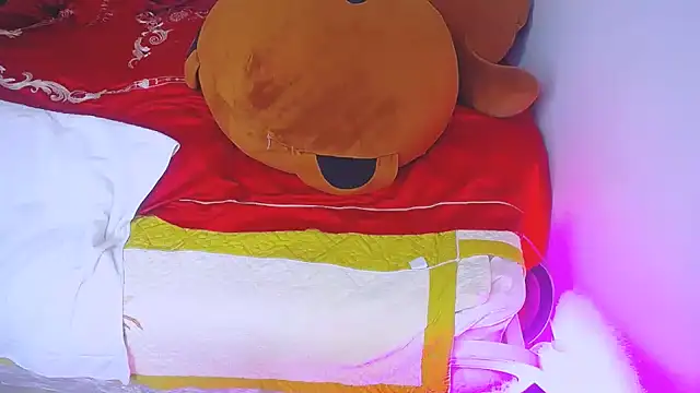 Snapshot of squirtsimi_9 chatting on December 23, 2:24 am squirtsimi 9 online show from December 23, 2:24 am