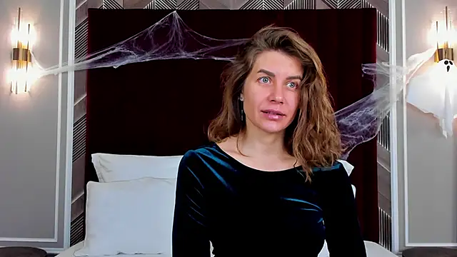 VikkiStorm online show from October 26, 3:29 am