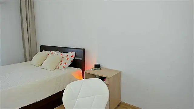 Xloe Queen online show from March 24, 9:09 am