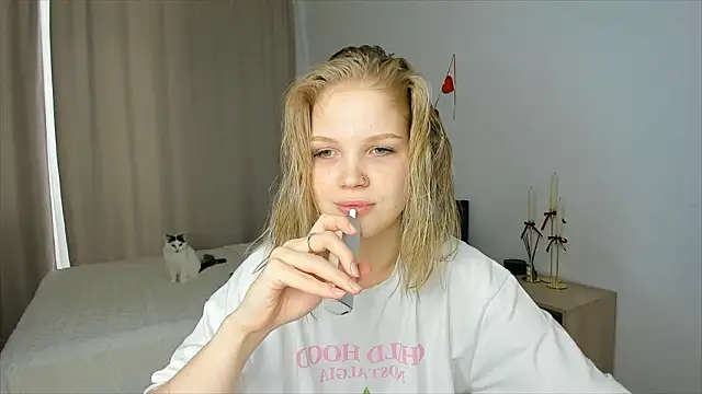 Xloe Queen online show from February 22, 11:12 am