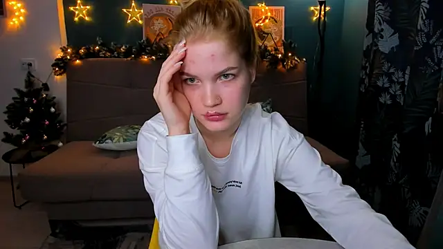 Snapshot of Xloe_Queen chatting on December 26, 6:33 pm Xloe Queen online show from December 26, 6:33 pm