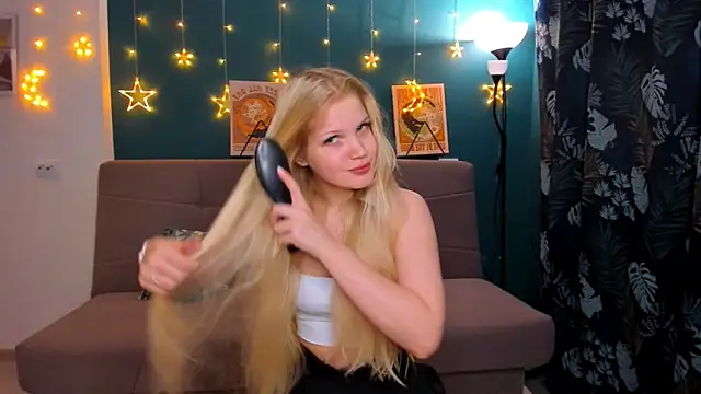 Snapshot of Xloe_Queen chatting on January 28, 2:10 pm Xloe Queen online show from January 28, 2:10 pm